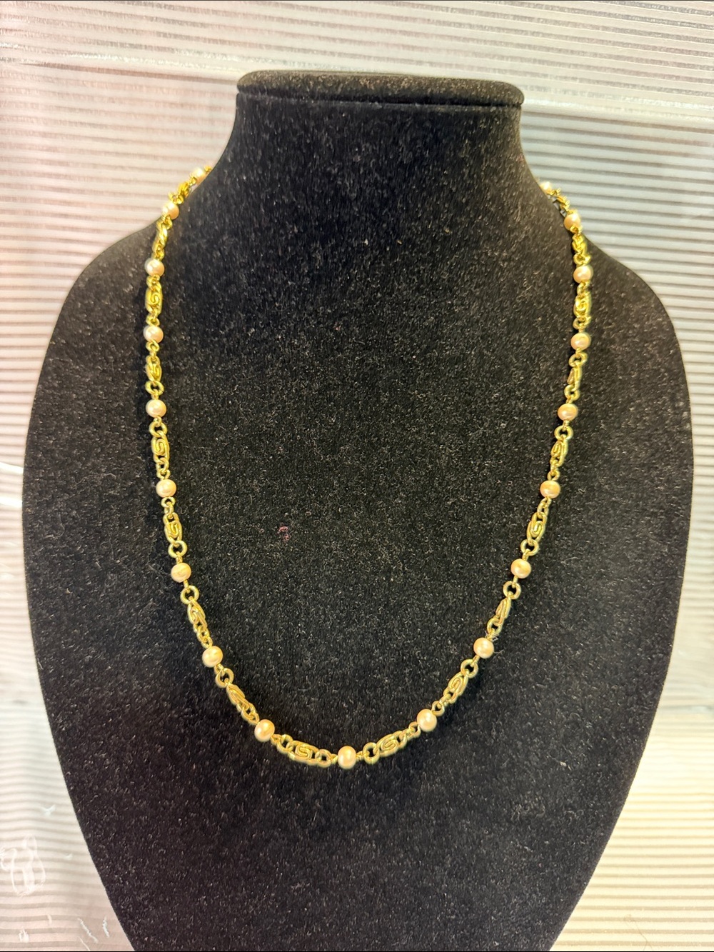 Source Unknown Gold Beaded Link Necklace